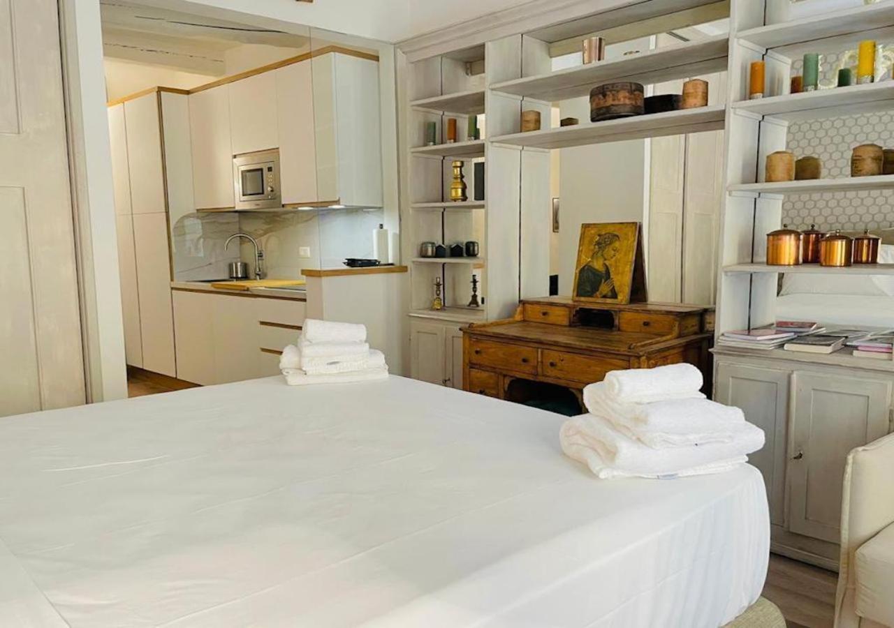 Santa Maria Novella Apt Флоренція Екстер'єр фото